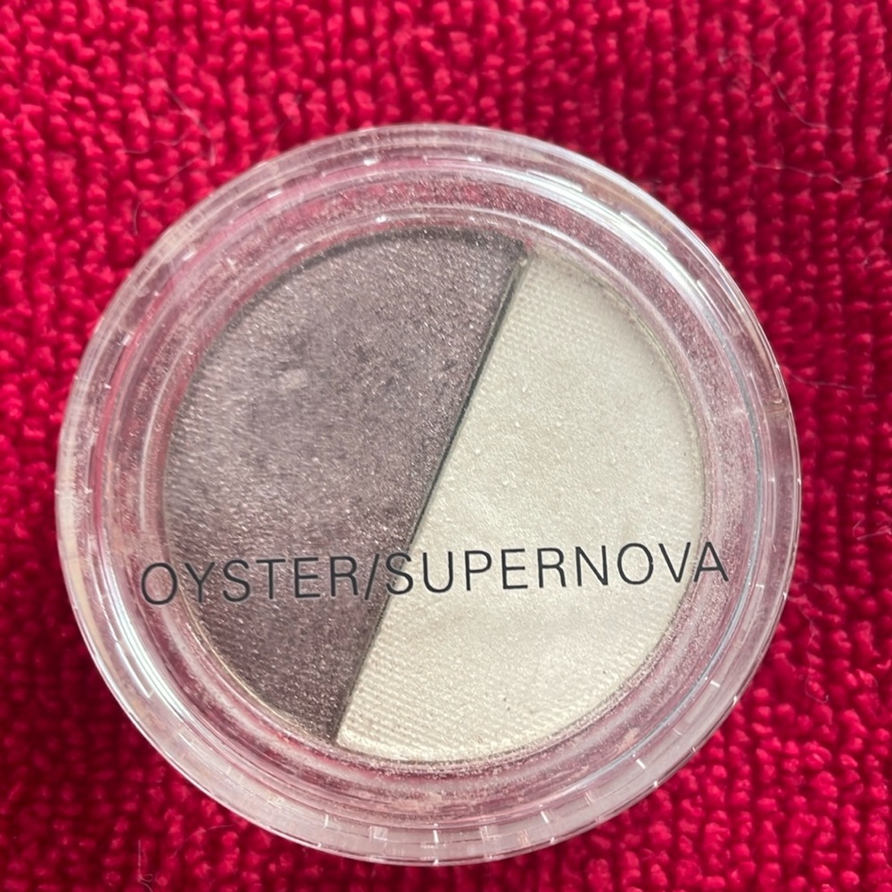 Eye shadow